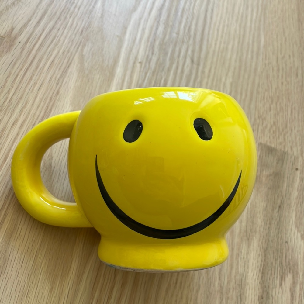 Smiley Face Mug / Vase